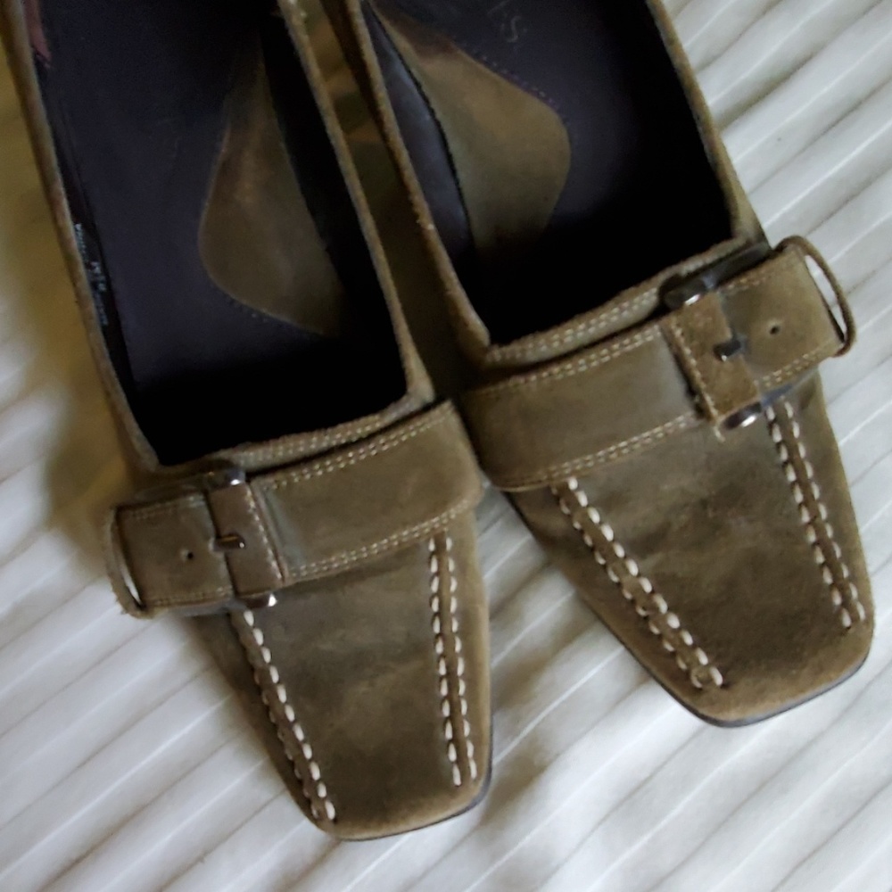 Shoes - Picture 6 of 6
